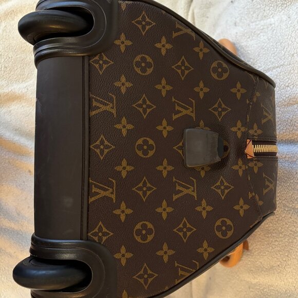 Eole 50 Louis Vuitton Monogram Travel Bag is Unisex - Picture 12 of 15